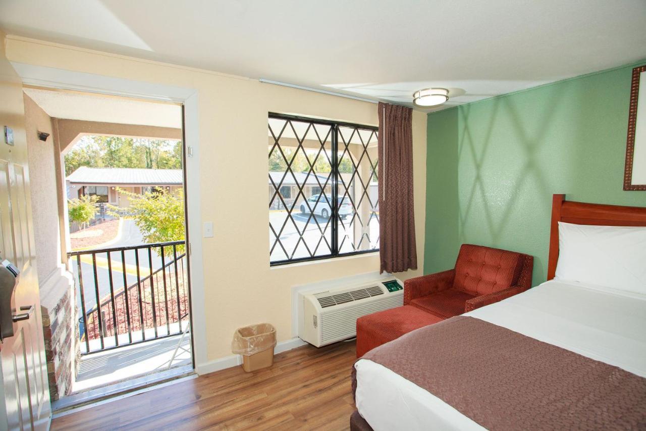 Travelodge By Wyndham Macon West Екстериор снимка