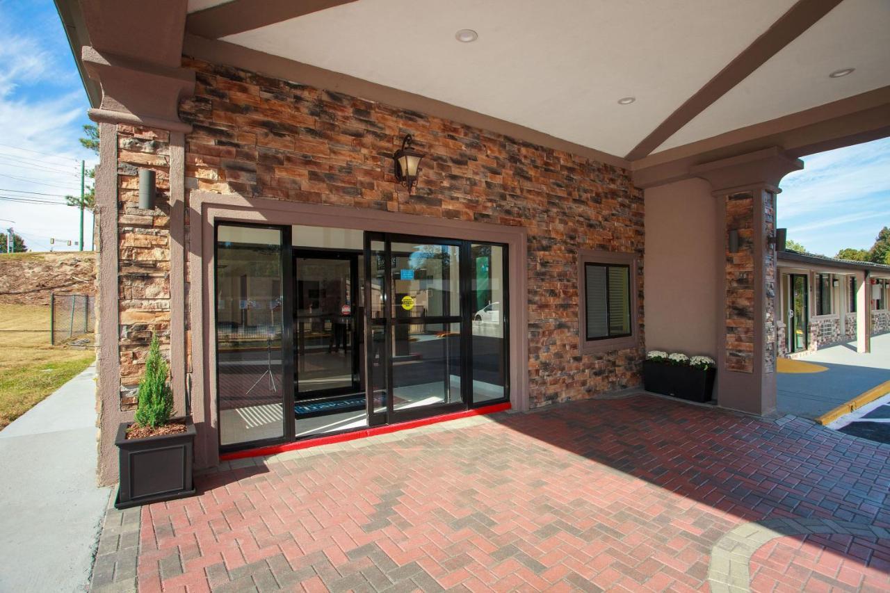Travelodge By Wyndham Macon West Екстериор снимка