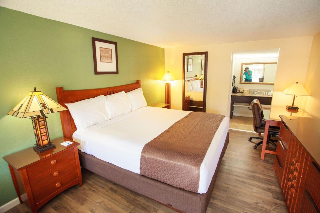 Travelodge By Wyndham Macon West Екстериор снимка