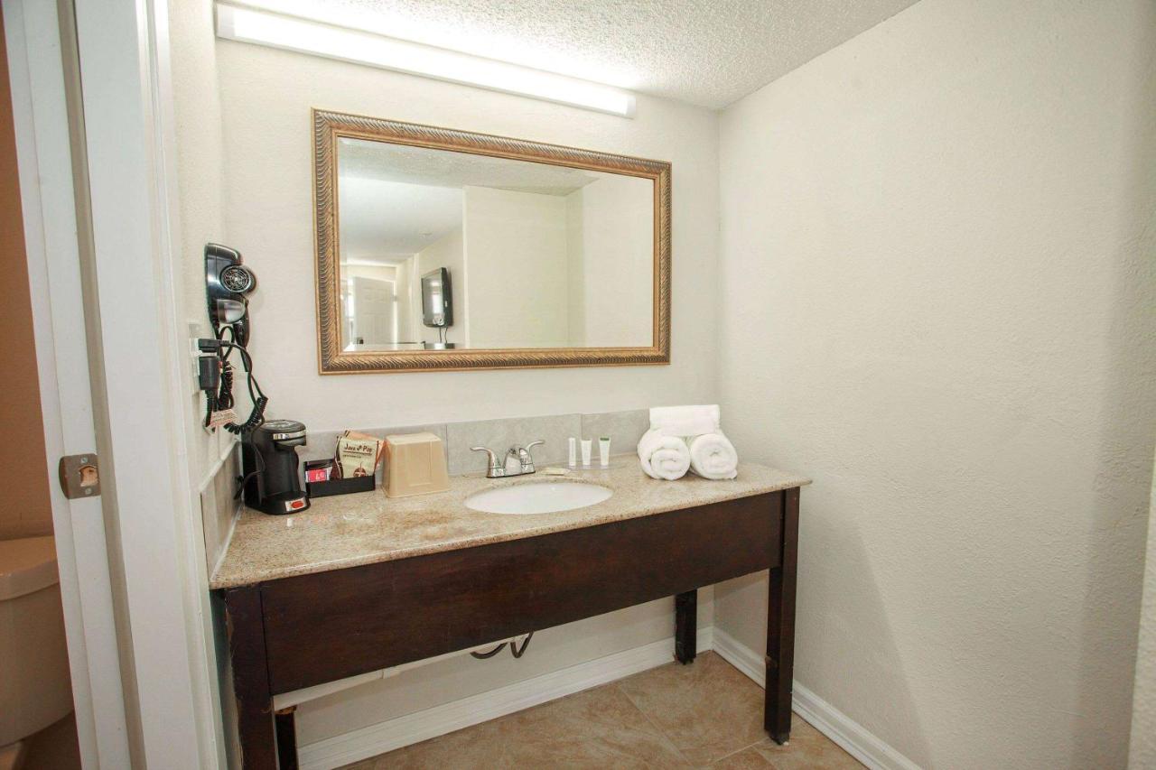 Travelodge By Wyndham Macon West Екстериор снимка