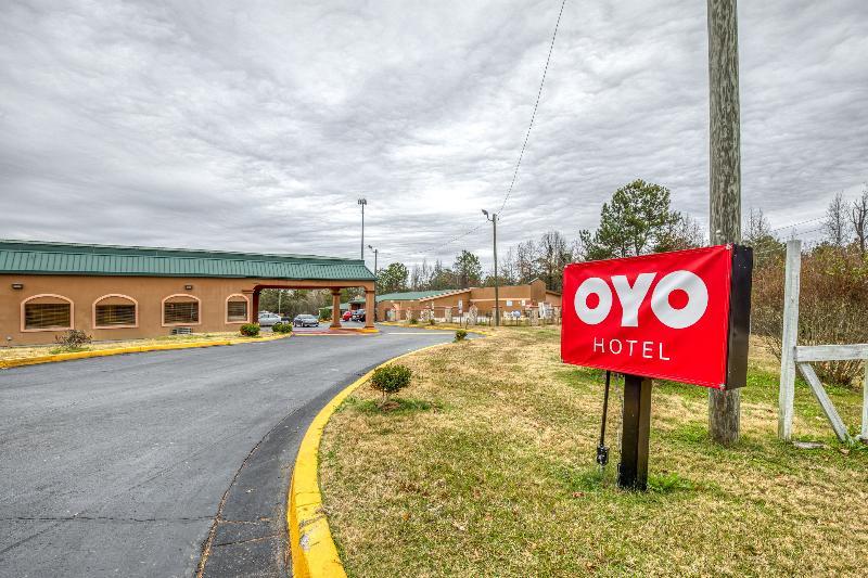 Travelodge By Wyndham Macon West Екстериор снимка